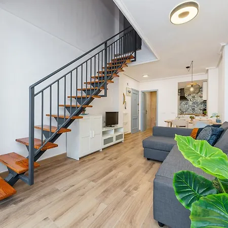 Appartamento Newly Renovated Luxury Penthouse By The Beach