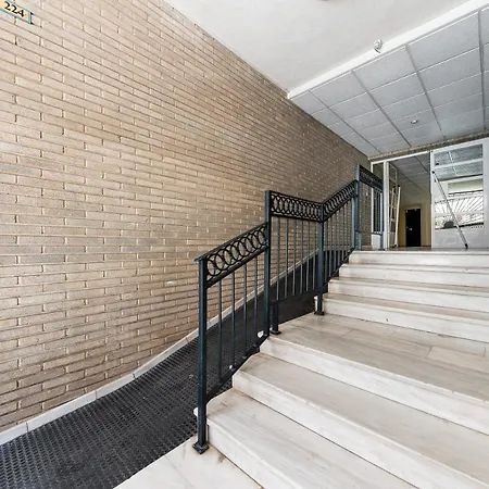 Newly Renovated Luxury Penthouse By The Beach *
